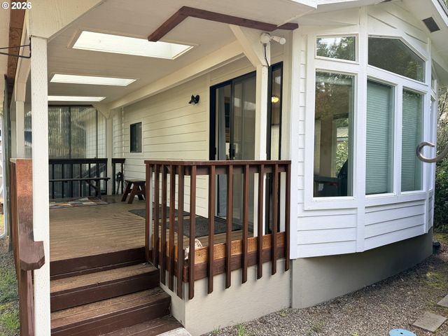 225 AZALEA St, Florence, OR 97439