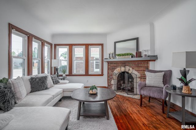 2424 AVENUE OF THE CITIES, Moline, IL 61265