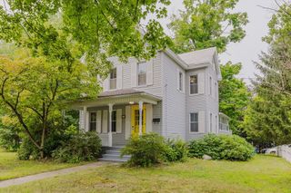 125 Park St, Easthampton, MA 01027