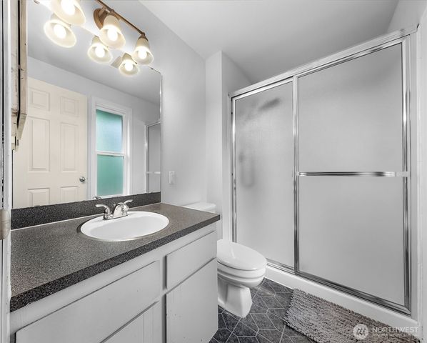 14013 113th Avenue NE, Kirkland, WA 98034