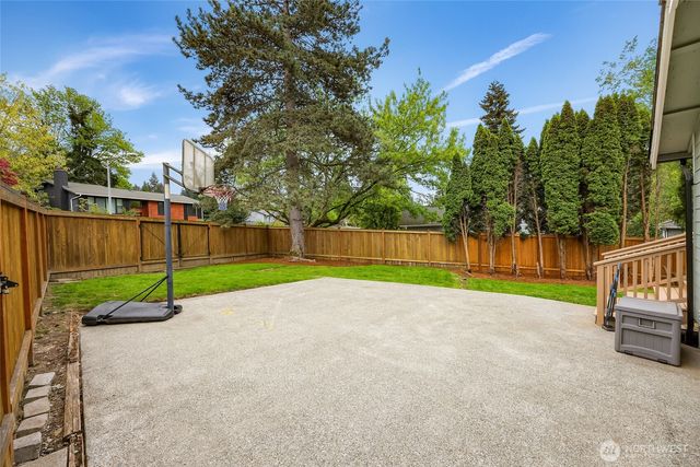 14013 113th Avenue NE, Kirkland, WA 98034