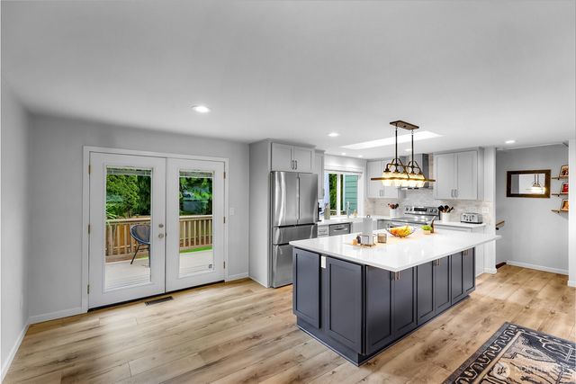 14013 113th Avenue NE, Kirkland, WA 98034