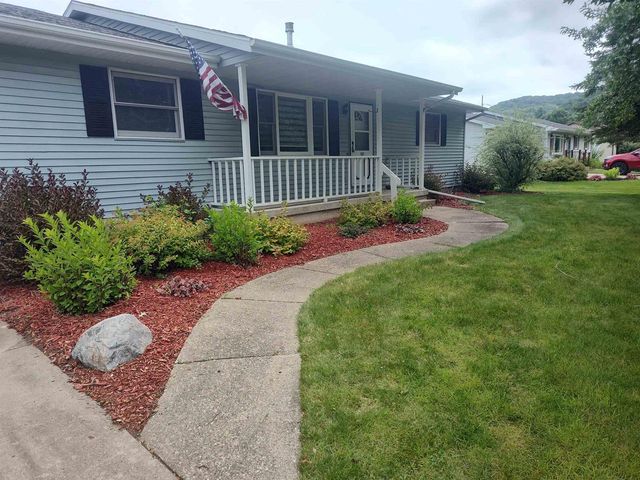 901 E Bluff St Street, Boscobel, WI 53805