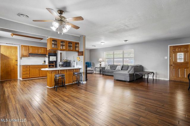 2208 Popp'S Ferry Road, Biloxi, MS 39532