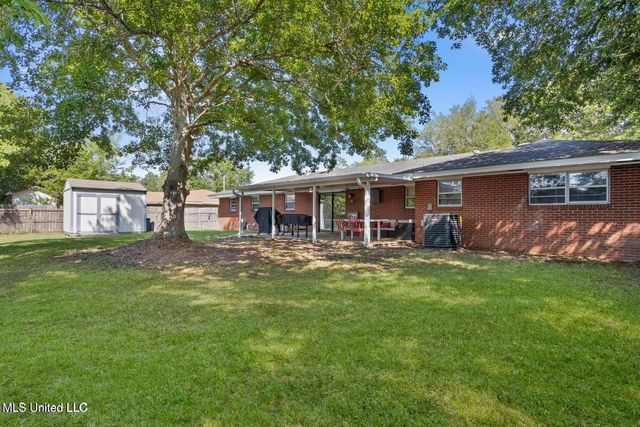 2208 Popp'S Ferry Road, Biloxi, MS 39532