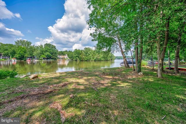 1915 LAKEVIEW PKWY, Locust Grove, VA 22508