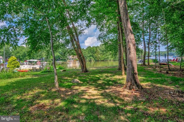 1915 LAKEVIEW PKWY, Locust Grove, VA 22508