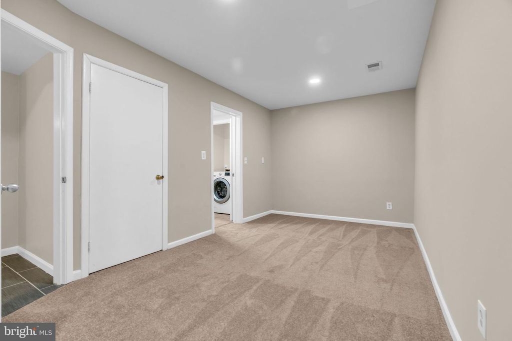 2 GOODPORT CT, Gaithersburg, MD 20878