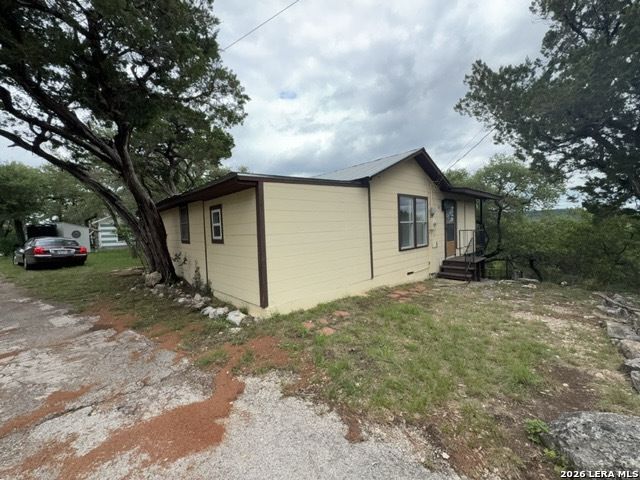 184 PARADISE LN, Lakehills, TX 78063