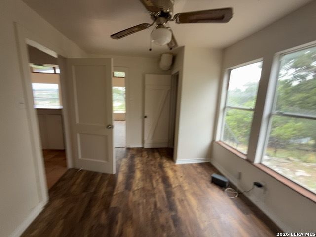 184 PARADISE LN, Lakehills, TX 78063