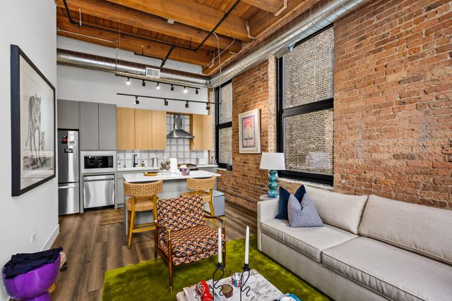 153 W Ohio Street 401, Chicago, IL 60654