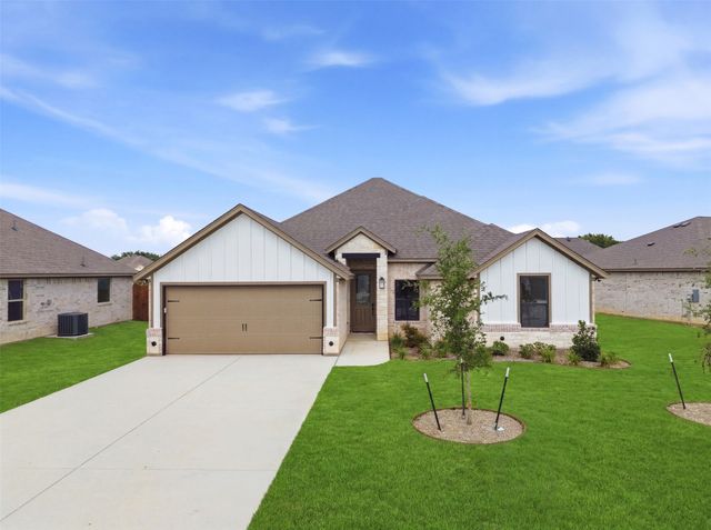 728 Raylan Street, Springtown, TX 76082