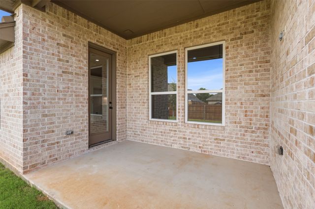 728 Raylan Street, Springtown, TX 76082