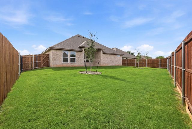 728 Raylan Street, Springtown, TX 76082