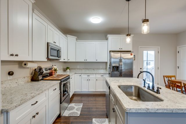 2513 Warners Rdg, Chapel Hill, TN 37034