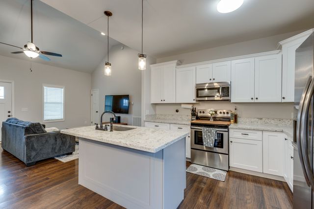 2513 Warners Rdg, Chapel Hill, TN 37034