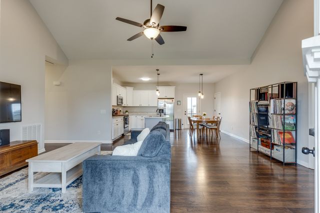 2513 Warners Rdg, Chapel Hill, TN 37034