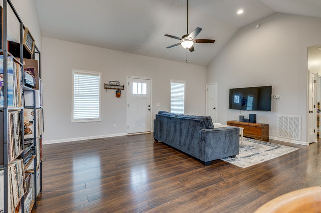 2513 Warners Rdg, Chapel Hill, TN 37034