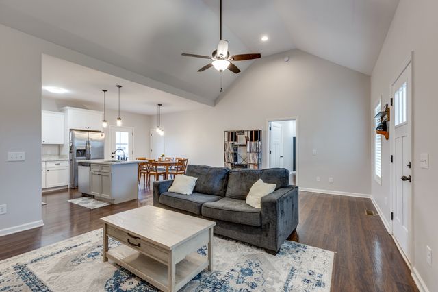 2513 Warners Rdg, Chapel Hill, TN 37034