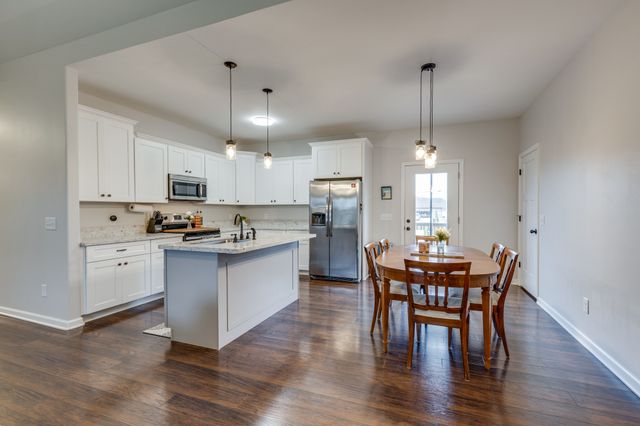 2513 Warners Rdg, Chapel Hill, TN 37034