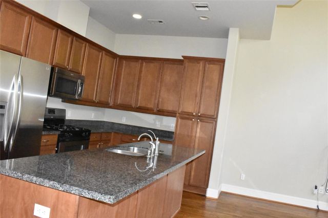 2919 Pease Street, Houston, TX 77003