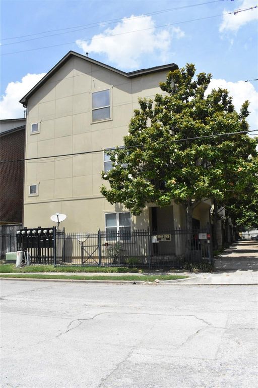 2919 Pease Street, Houston, TX 77003