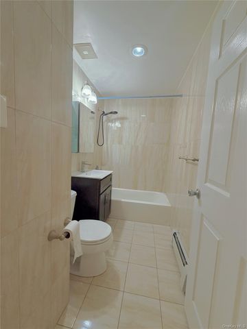 136-16 35th Avenue 2B, Flushing, NY 11354