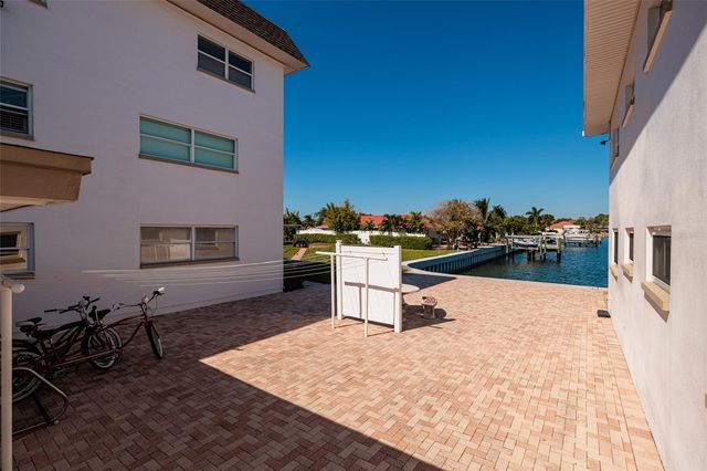 3789 46TH AVENUE S 101, St Petersburg, FL 33711