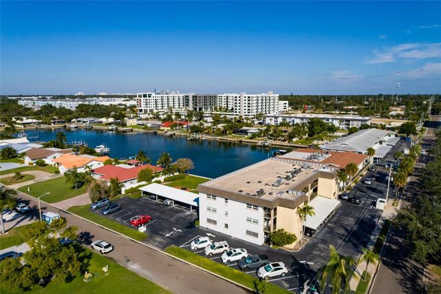 3789 46TH AVENUE S 101, St Petersburg, FL 33711