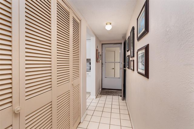 3789 46TH AVENUE S 101, St Petersburg, FL 33711