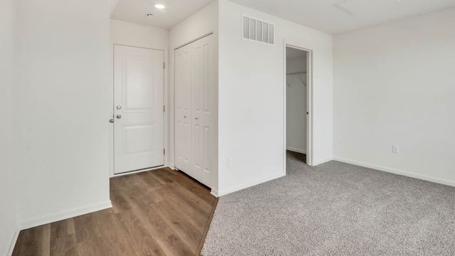 2704 Arrowhead Drive, Pingree Grove, IL 60140