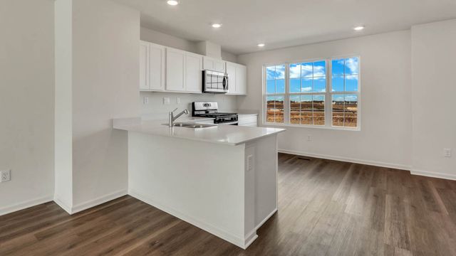 2704 Arrowhead Drive, Pingree Grove, IL 60140