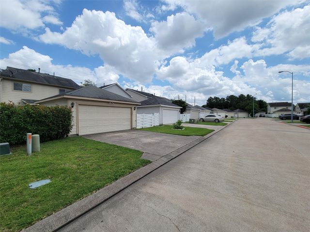 9607 Farrell Drive, Houston, TX 77070