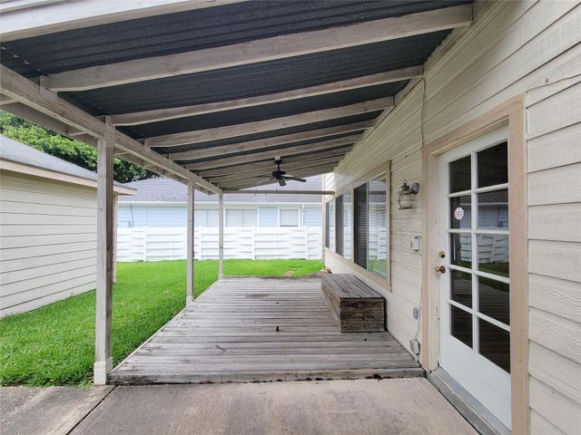 9607 Farrell Drive, Houston, TX 77070