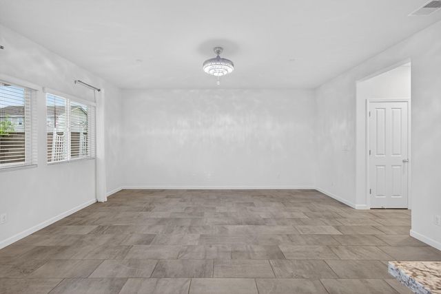 4089 Solaire Dr, Roseville, CA 95747