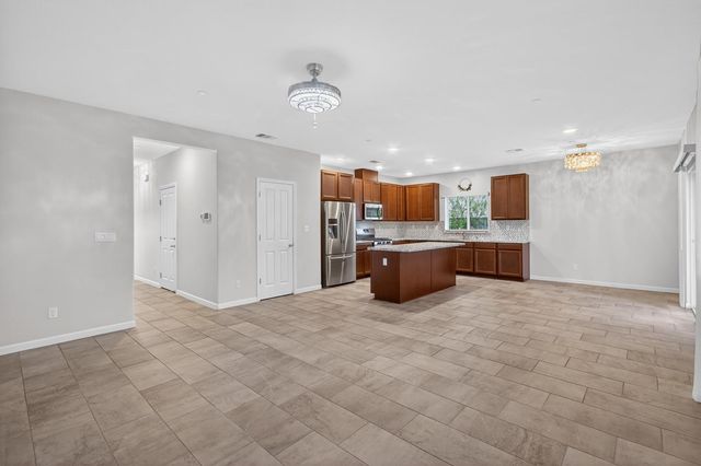 4089 Solaire Dr, Roseville, CA 95747