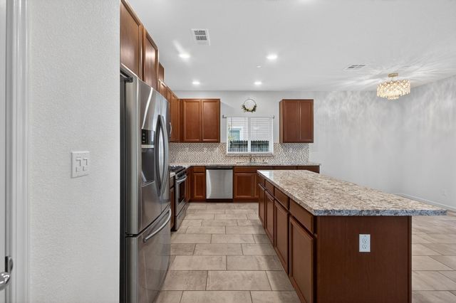 4089 Solaire Dr, Roseville, CA 95747