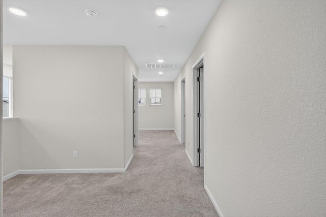 4089 Solaire Dr, Roseville, CA 95747