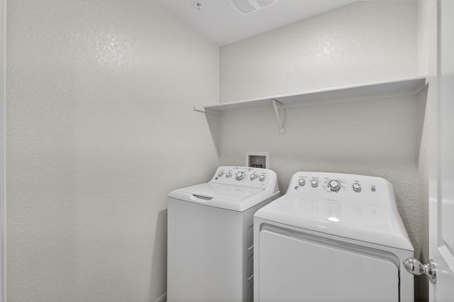 4089 Solaire Dr, Roseville, CA 95747