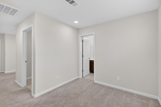 4089 Solaire Dr, Roseville, CA 95747