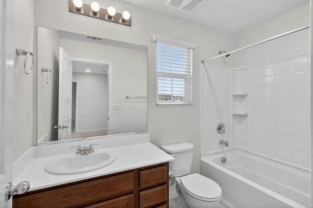 4089 Solaire Dr, Roseville, CA 95747