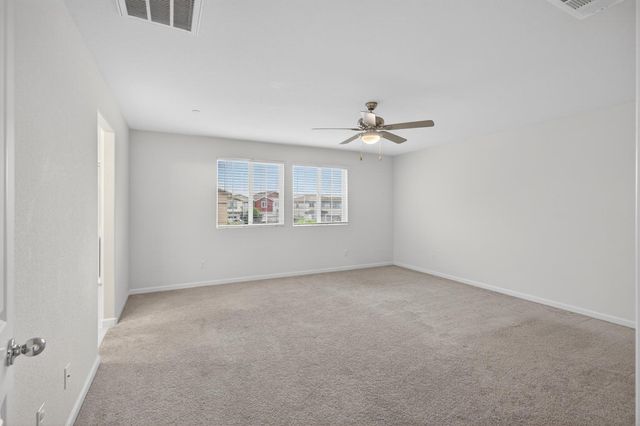 4089 Solaire Dr, Roseville, CA 95747