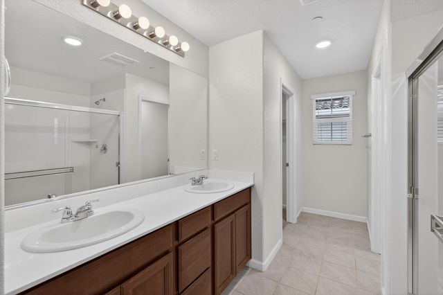 4089 Solaire Dr, Roseville, CA 95747