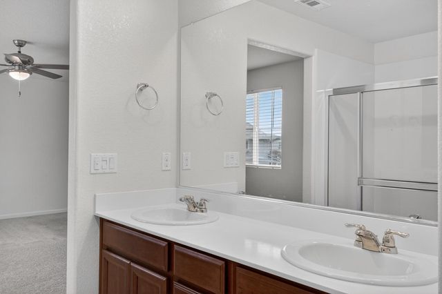 4089 Solaire Dr, Roseville, CA 95747