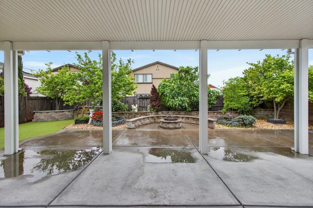 4089 Solaire Dr, Roseville, CA 95747