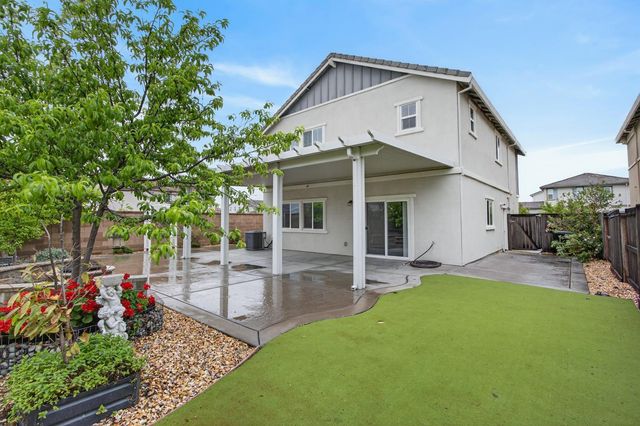 4089 Solaire Dr, Roseville, CA 95747