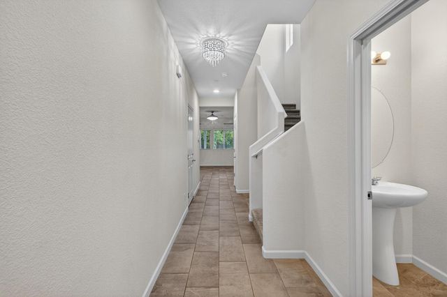 4089 Solaire Dr, Roseville, CA 95747