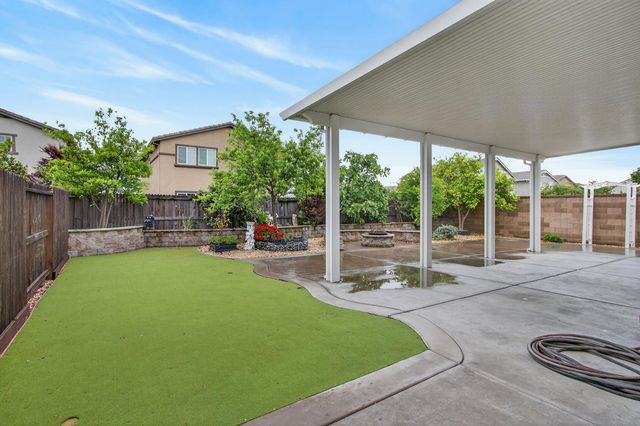 4089 Solaire Dr, Roseville, CA 95747