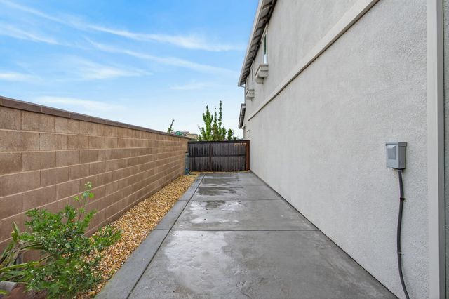 4089 Solaire Dr, Roseville, CA 95747