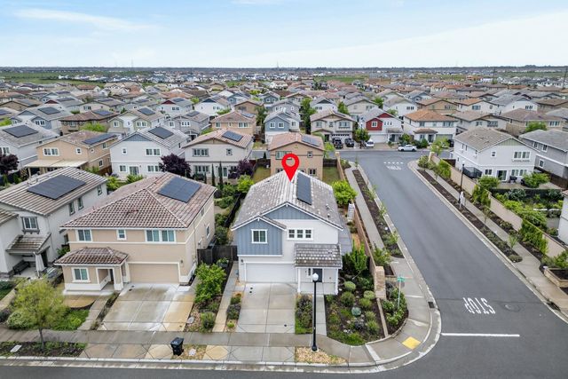 4089 Solaire Dr, Roseville, CA 95747